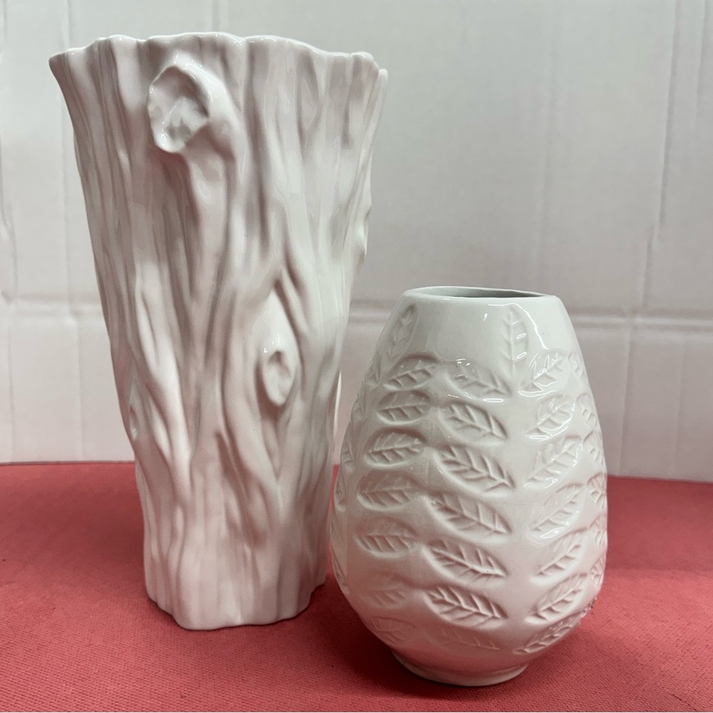 Set of 2 Textured White Ceramic Vases